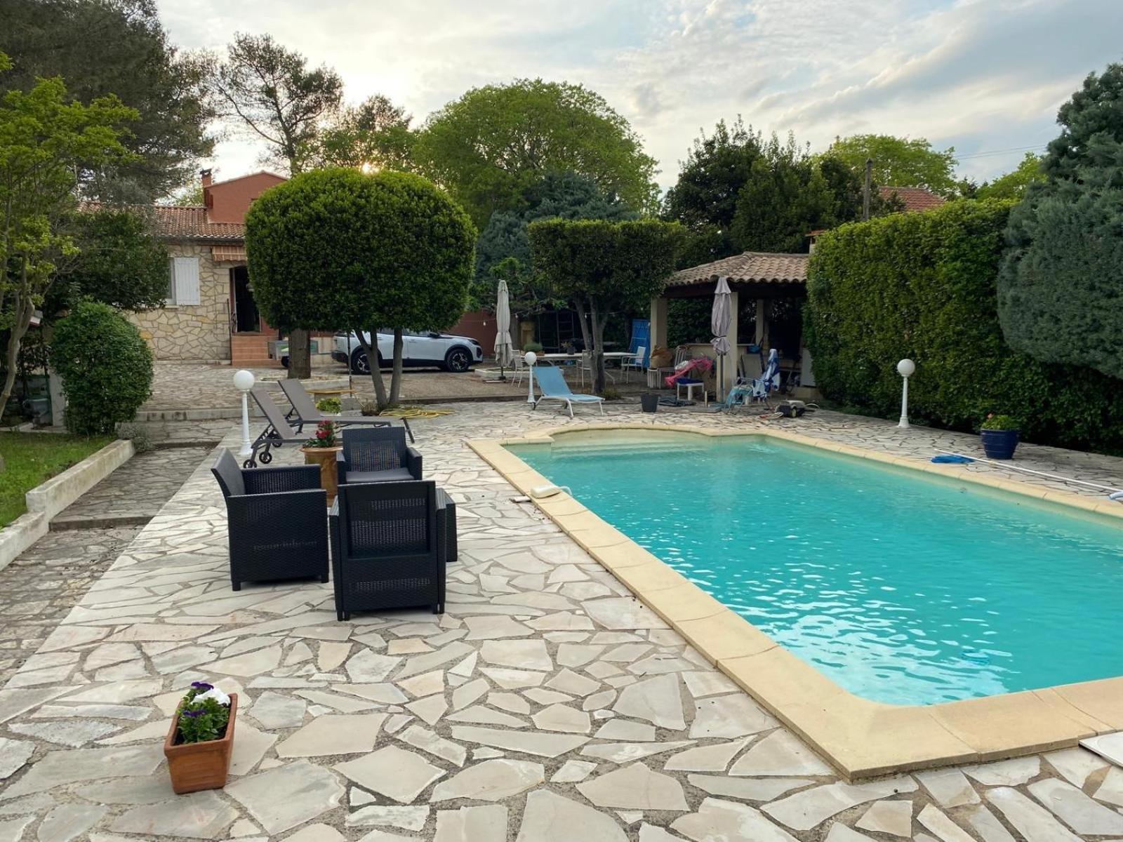 Studio Independant Calme Pas Loin Du Centre Nîmes Eksteriør billede